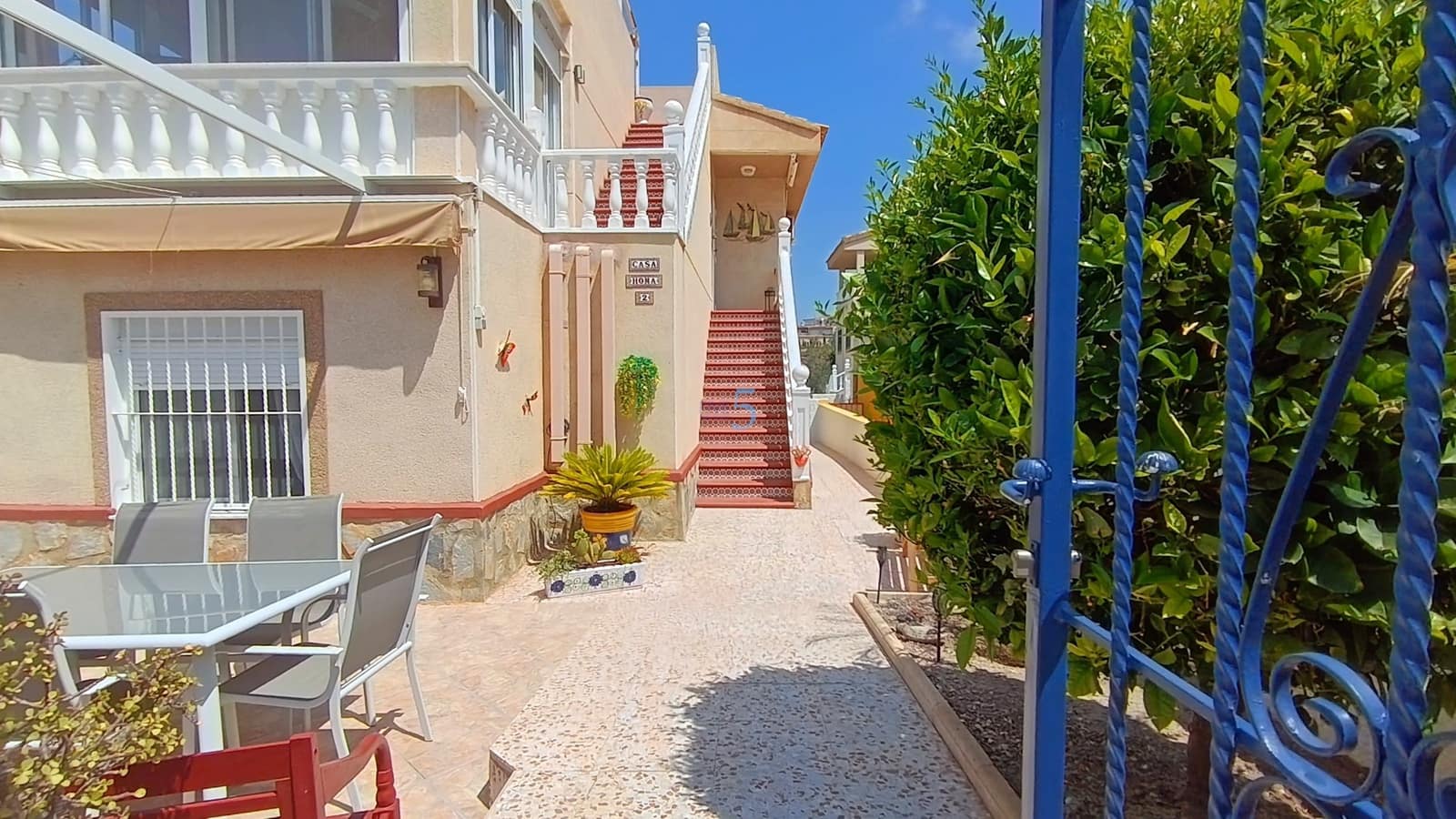 3 Zimmer Villa zu verkaufen in Ciudad Quesada mit Pool - 295.000 € (Ref: 9883603)