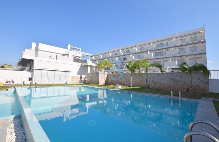 Apartamento de 2 habitaciones en Villamartin en venta con piscina garaje - 235.000 € (Ref: 9883703)