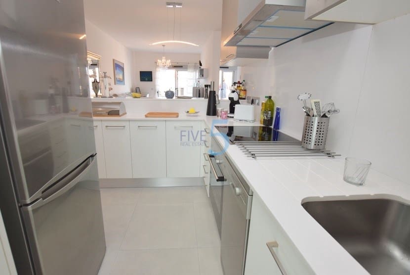 Apartamento de 2 habitaciones en Villamartin en venta con piscina garaje - 235.000 € (Ref: 9883703)