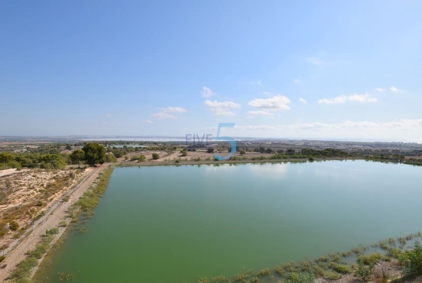 Apartamento de 2 habitaciones en Villamartin en venta con piscina garaje - 235.000 € (Ref: 9883703)