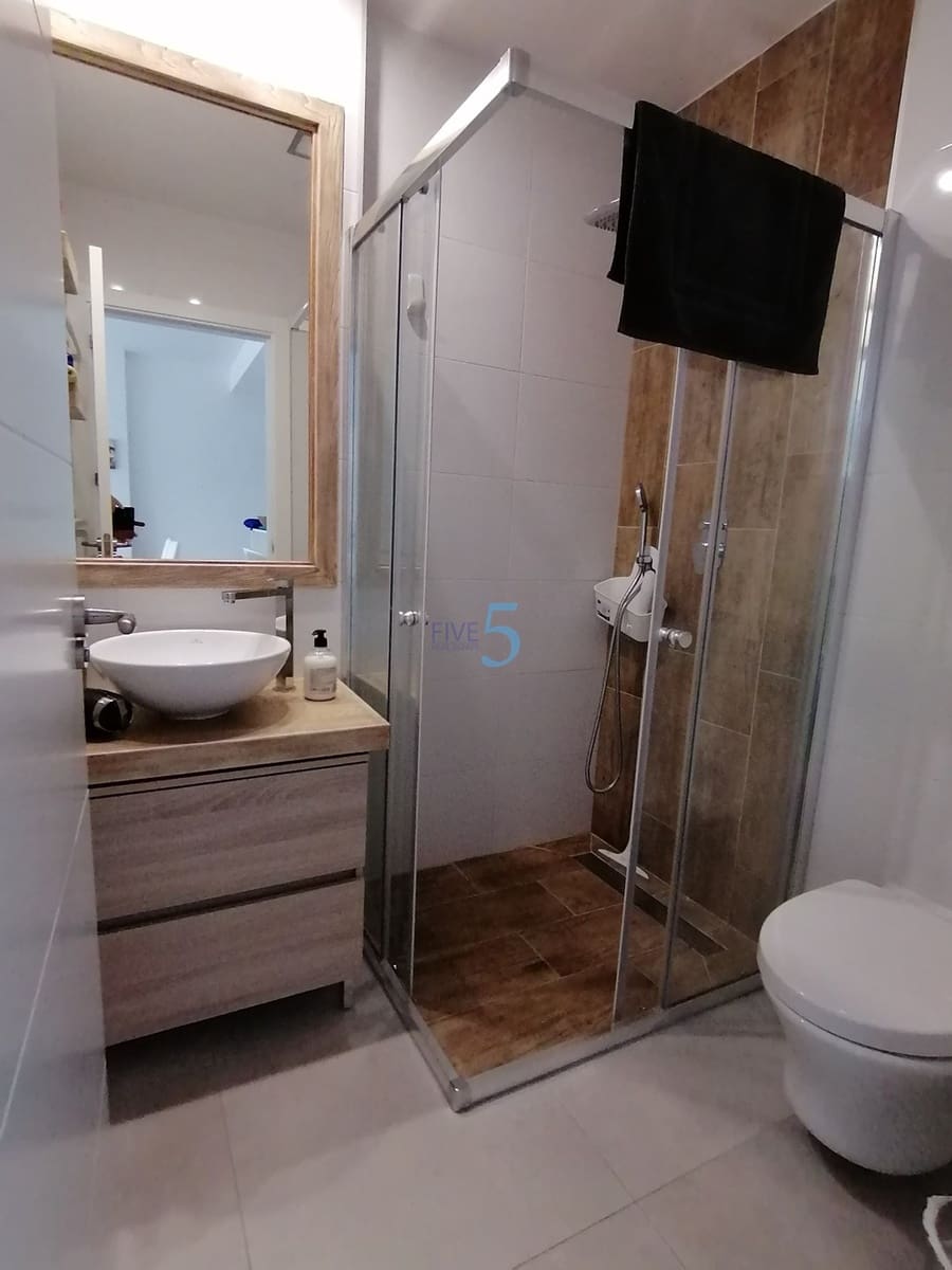 Apartamento de 2 habitaciones en Villamartin en venta con piscina garaje - 235.000 € (Ref: 9883703)