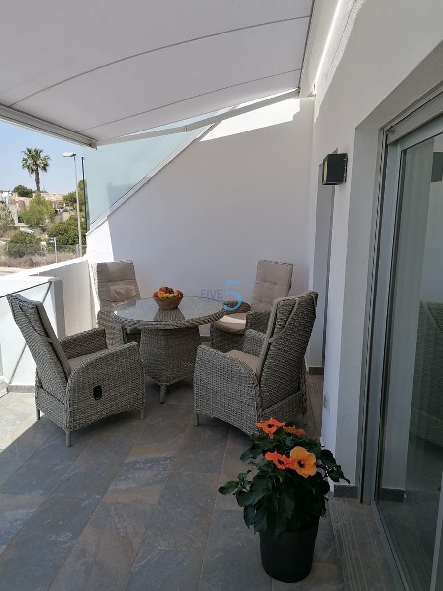 Apartamento de 2 habitaciones en Villamartin en venta con piscina garaje - 235.000 € (Ref: 9883703)
