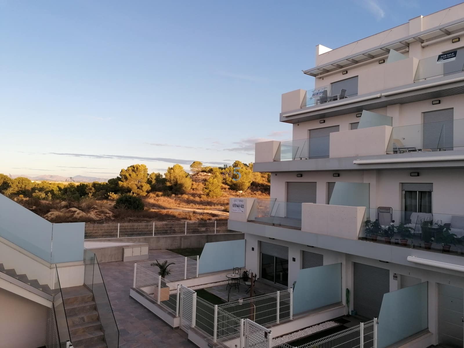 Apartamento de 2 habitaciones en Villamartin en venta con piscina garaje - 235.000 € (Ref: 9883703)