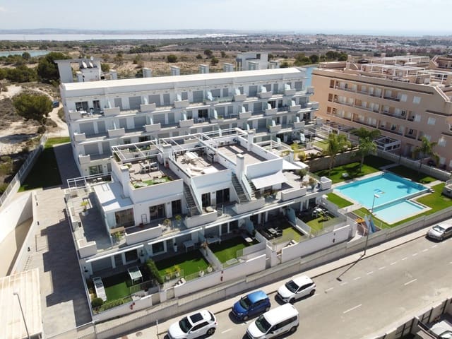 Apartamento de 2 habitaciones en Villamartin, Orihuela en venta con piscina garaje - 235.000 € (Ref: 9883703)