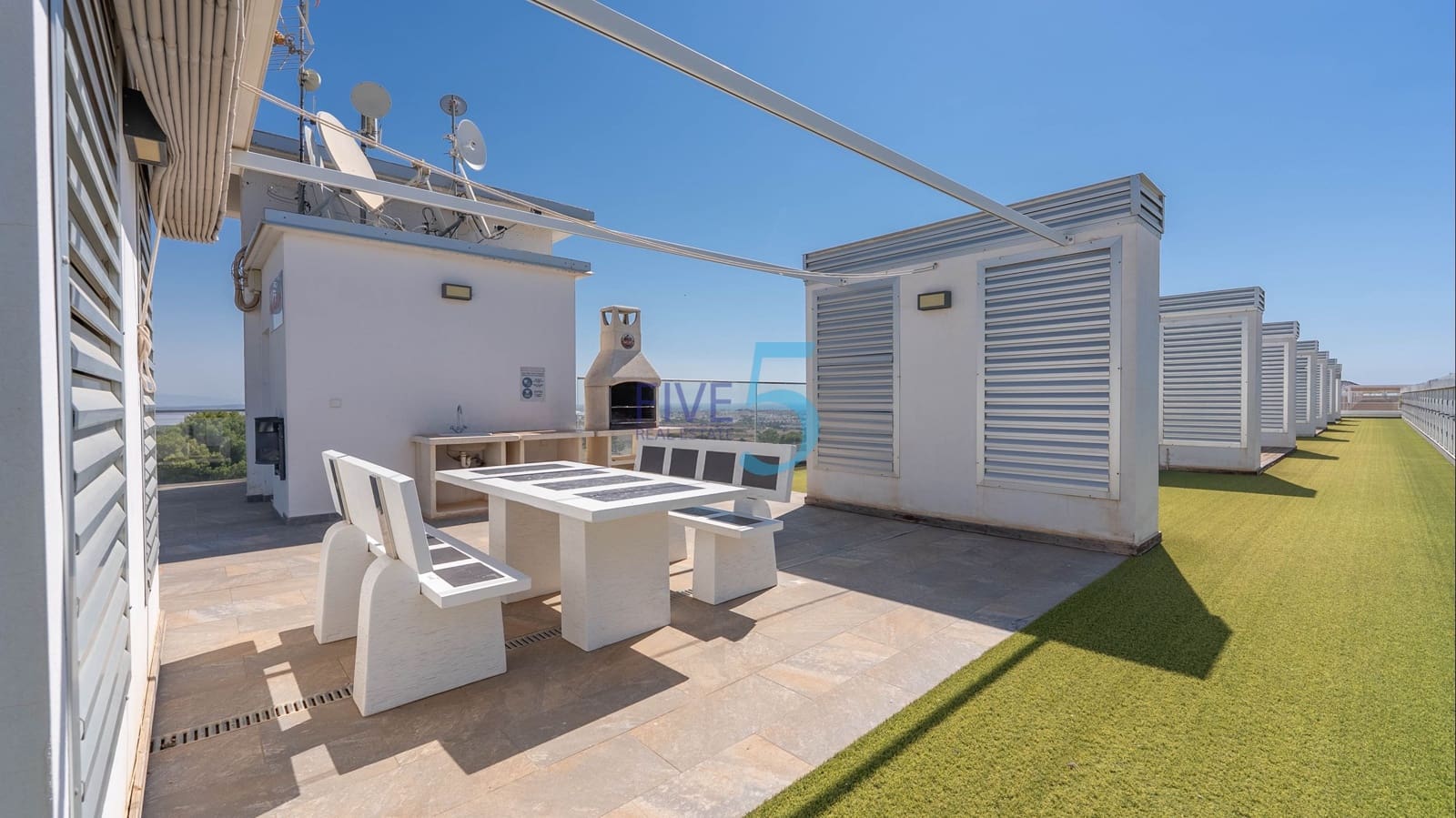 2 soverom Leilighet til salgs i Villamartin med svømmebasseng garasje - € 235 000 (Ref: 9883703)