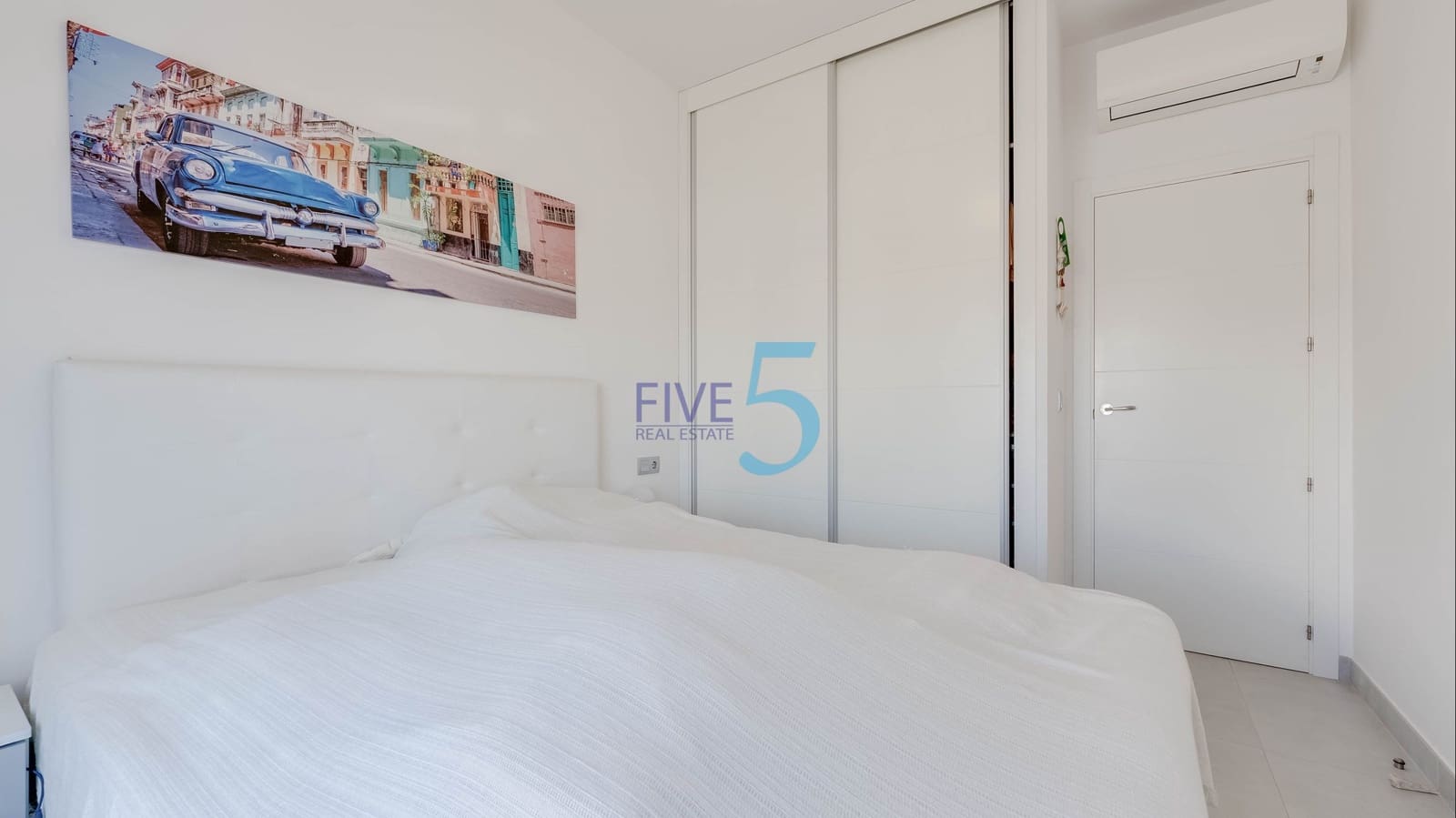 2 soverom Leilighet til salgs i Villamartin med svømmebasseng garasje - € 235 000 (Ref: 9883703)
