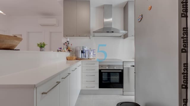 2 soverom Leilighet til salgs i Villamartin, Orihuela med svømmebasseng garasje - € 235 000 (Ref: 9883703)