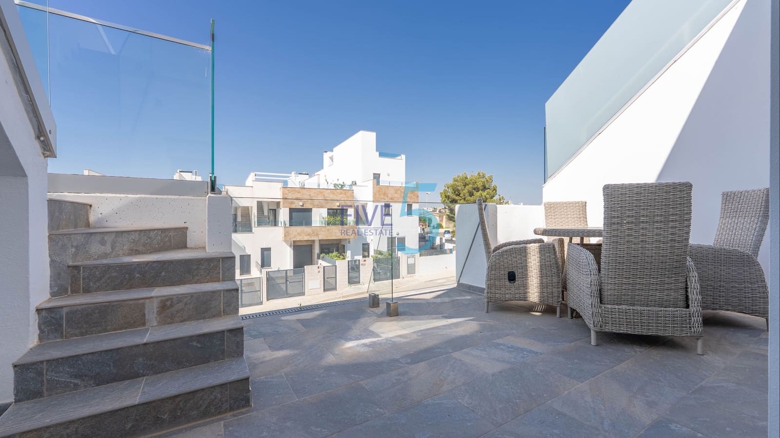 2 soverom Leilighet til salgs i Villamartin med svømmebasseng garasje - € 235 000 (Ref: 9883703)