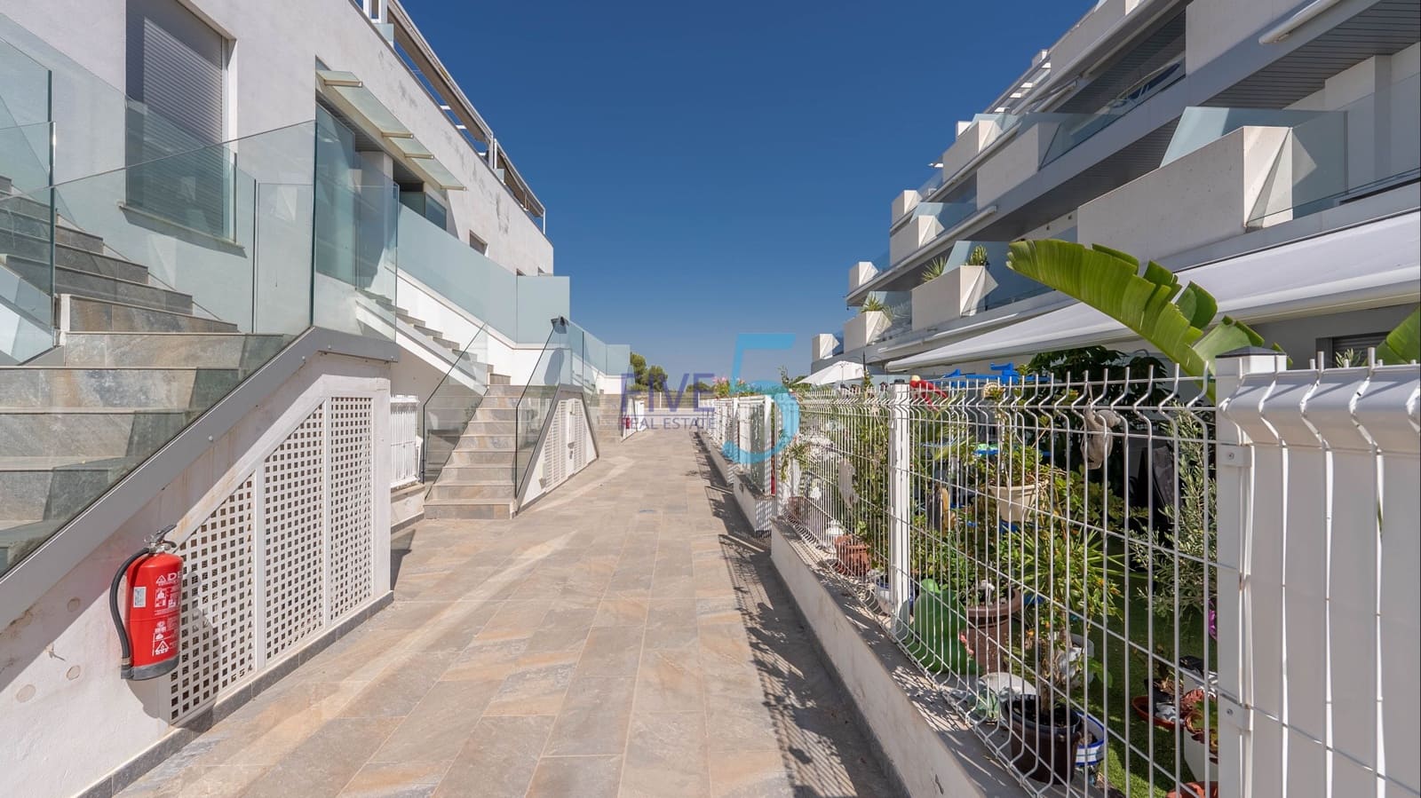 2 soverom Leilighet til salgs i Villamartin med svømmebasseng garasje - € 235 000 (Ref: 9883703)