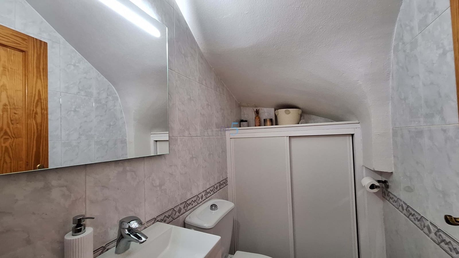 3 soveværelse Byhus til salg i Filipinas med swimmingpool garage - € 179.500 (Ref: 9885222)