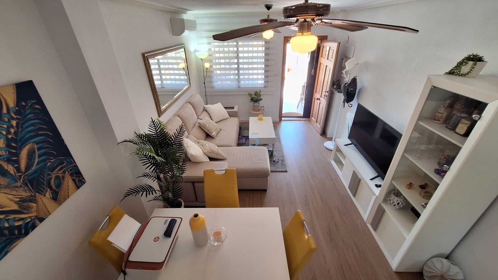 3 soveværelse Byhus til salg i Filipinas med swimmingpool garage - € 179.500 (Ref: 9885222)
