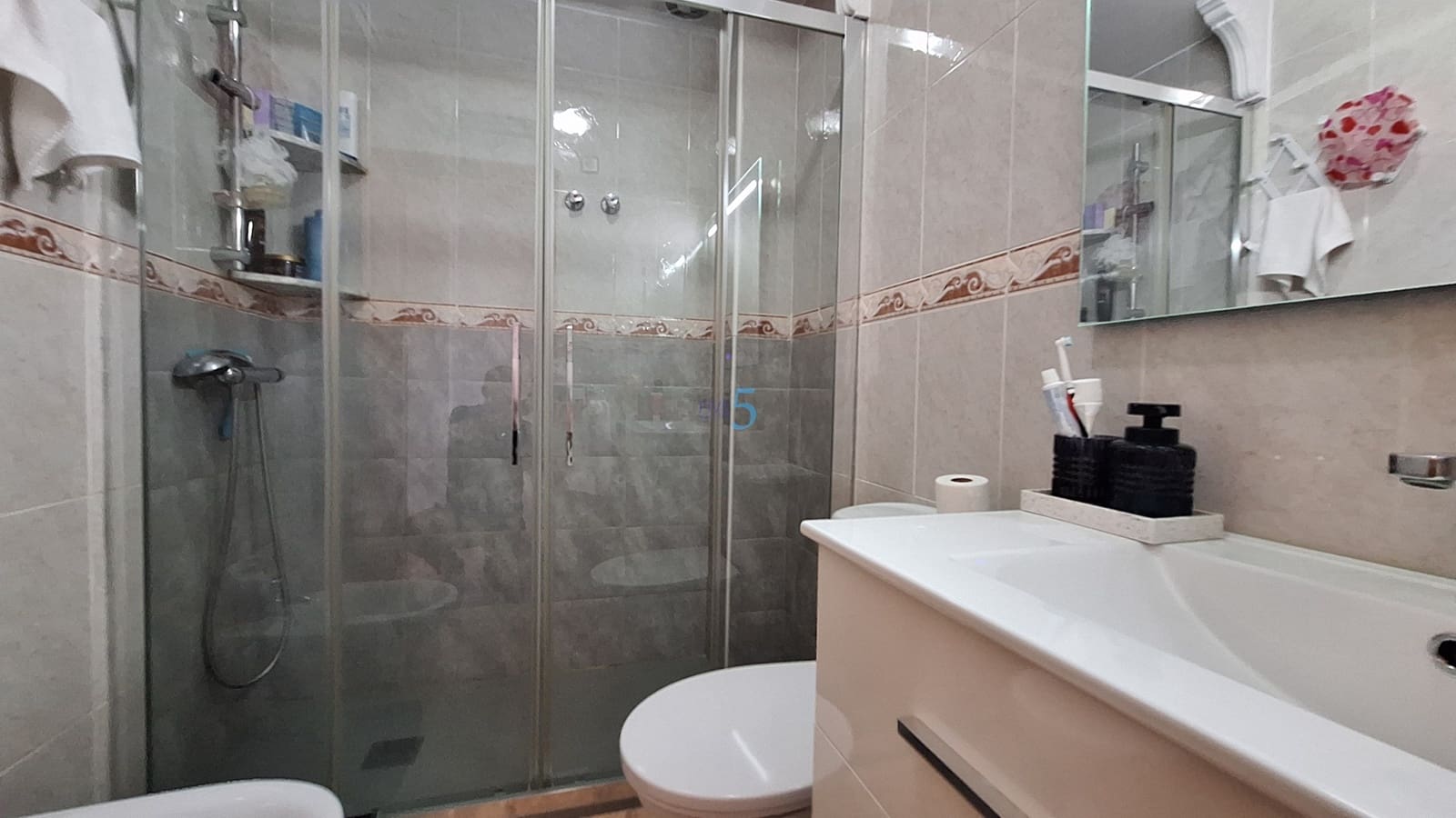 3 soveværelse Byhus til salg i Filipinas med swimmingpool garage - € 179.500 (Ref: 9885222)