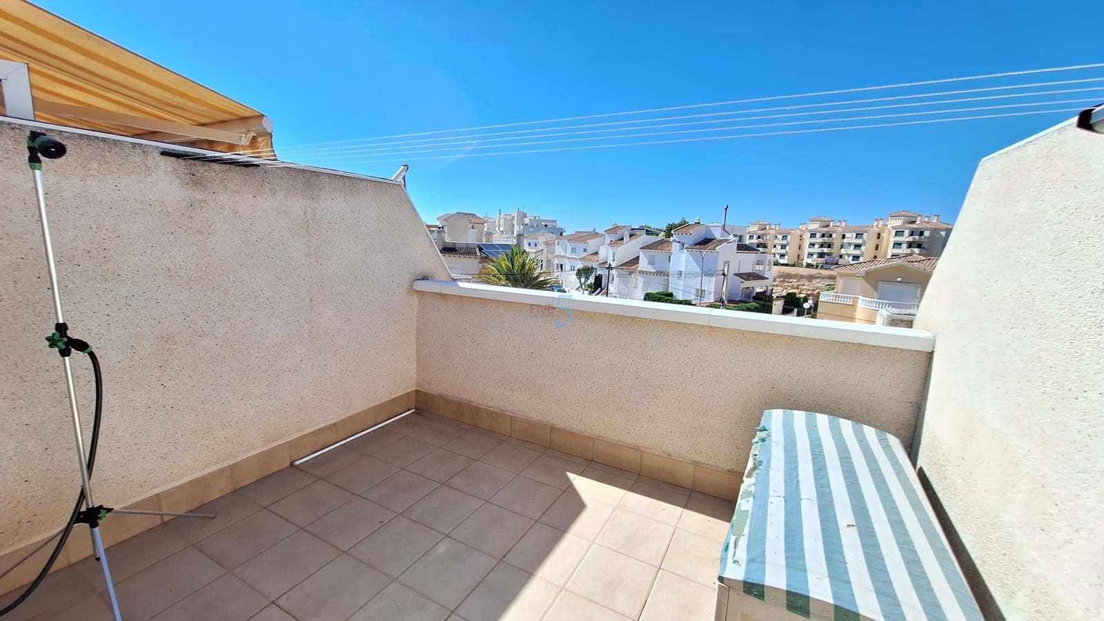 3 soveværelse Byhus til salg i Filipinas med swimmingpool garage - € 179.500 (Ref: 9885222)