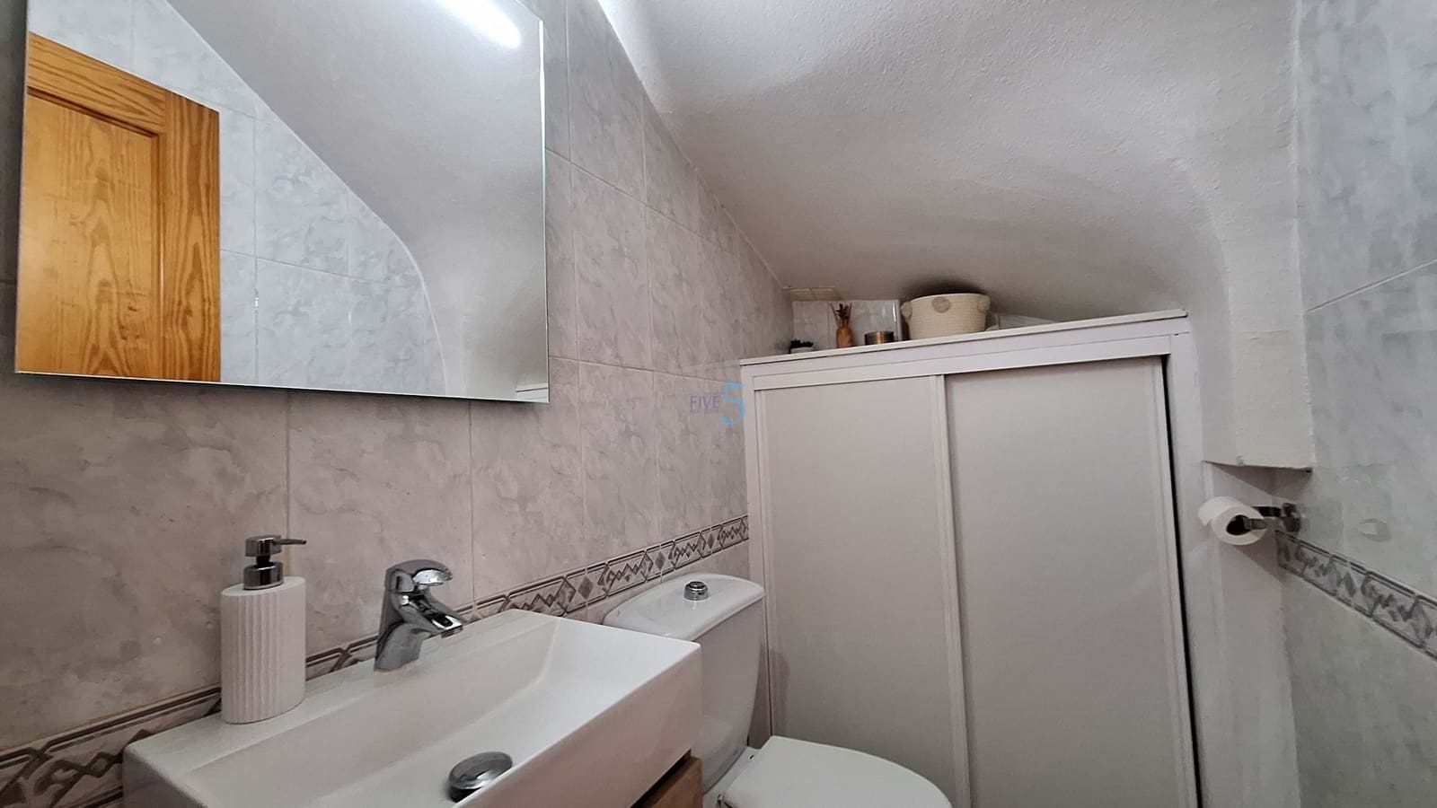 3 soveværelse Byhus til salg i Filipinas med swimmingpool garage - € 179.500 (Ref: 9885222)