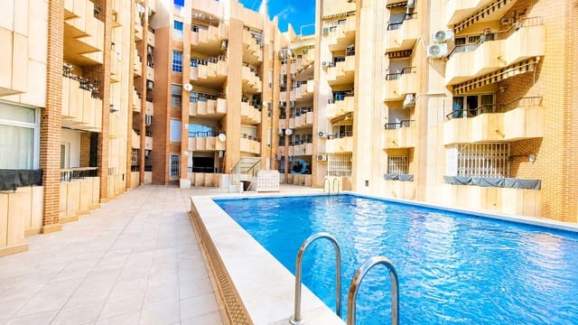 3 camera da letto Appartamento in vendita in Torrevieja con piscina garage - 240.000 € (Rif: 9889472)