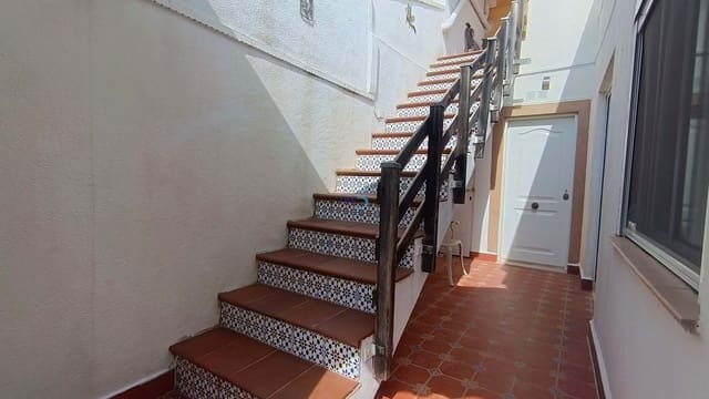 2 quarto Casa em Banda para venda em Torrevieja com garagem - 139 995 € (Ref: 9889473)