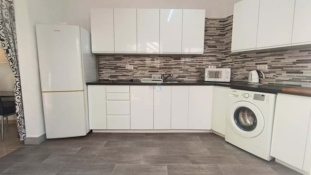 2 quarto Casa em Banda para venda em Torrevieja com garagem - 139 995 € (Ref: 9889473)