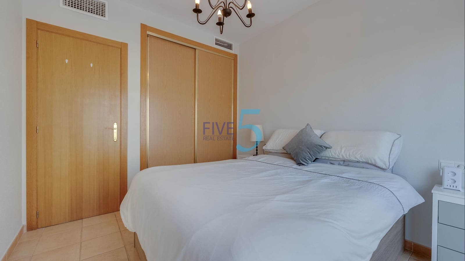3 soveværelse Byhus til salg i Ciudad Quesada med swimmingpool - € 260.000 (Ref: 9889612)