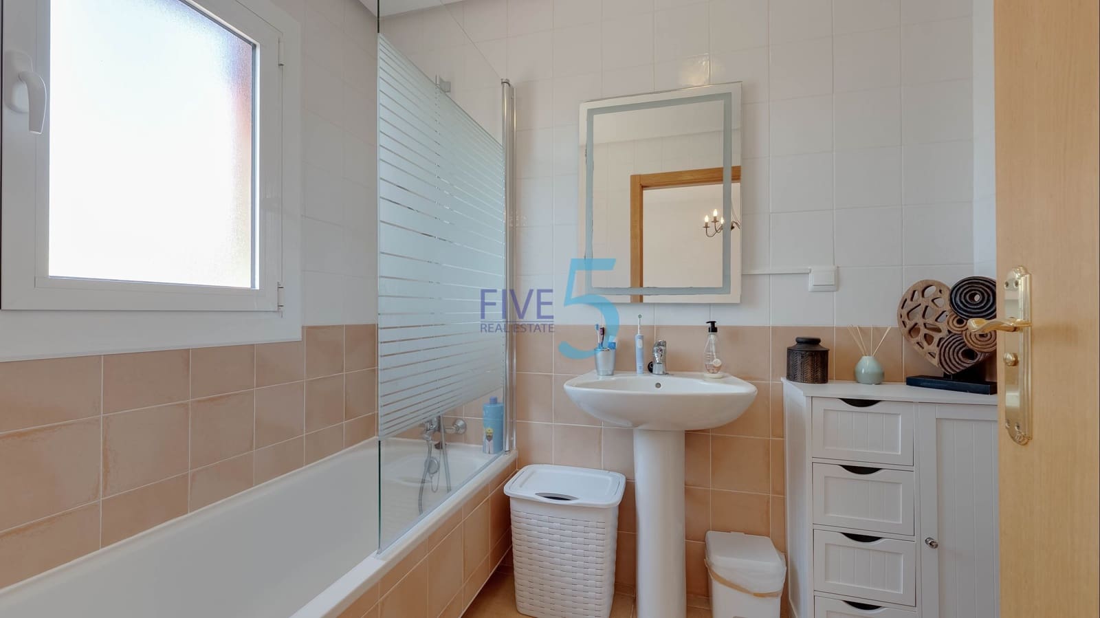 3 soveværelse Byhus til salg i Ciudad Quesada med swimmingpool - € 260.000 (Ref: 9889612)