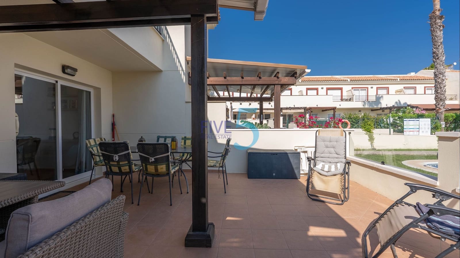 3 soveværelse Byhus til salg i Ciudad Quesada med swimmingpool - € 260.000 (Ref: 9889612)