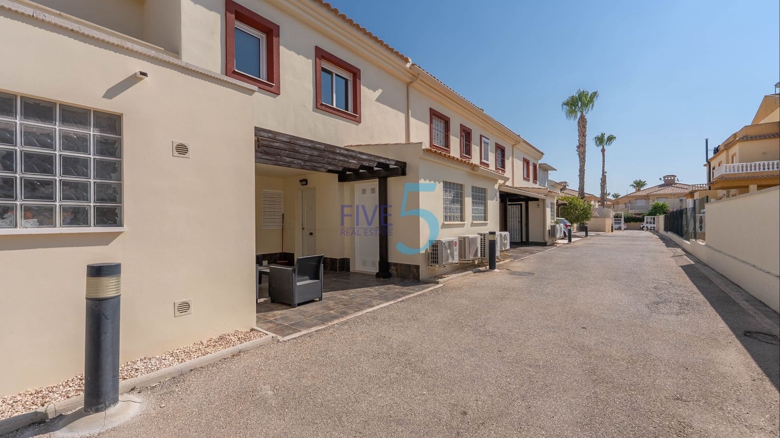 3 soveværelse Byhus til salg i Ciudad Quesada med swimmingpool - € 260.000 (Ref: 9889612)