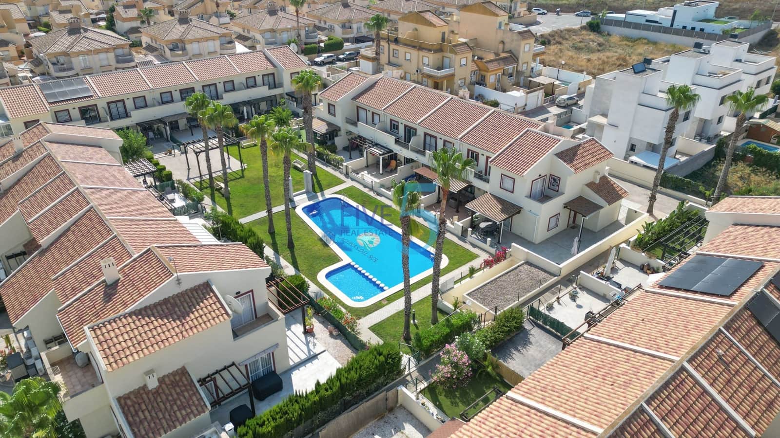 3 soveværelse Byhus til salg i Ciudad Quesada med swimmingpool - € 260.000 (Ref: 9889612)