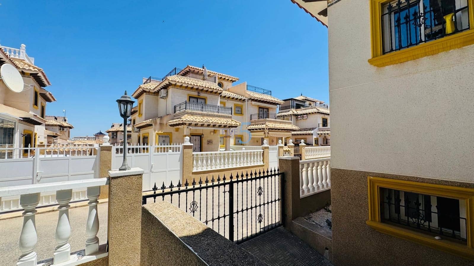 2 soverom Villa til salgs i Villamartin med svømmebasseng - € 399 950 (Ref: 9890991)