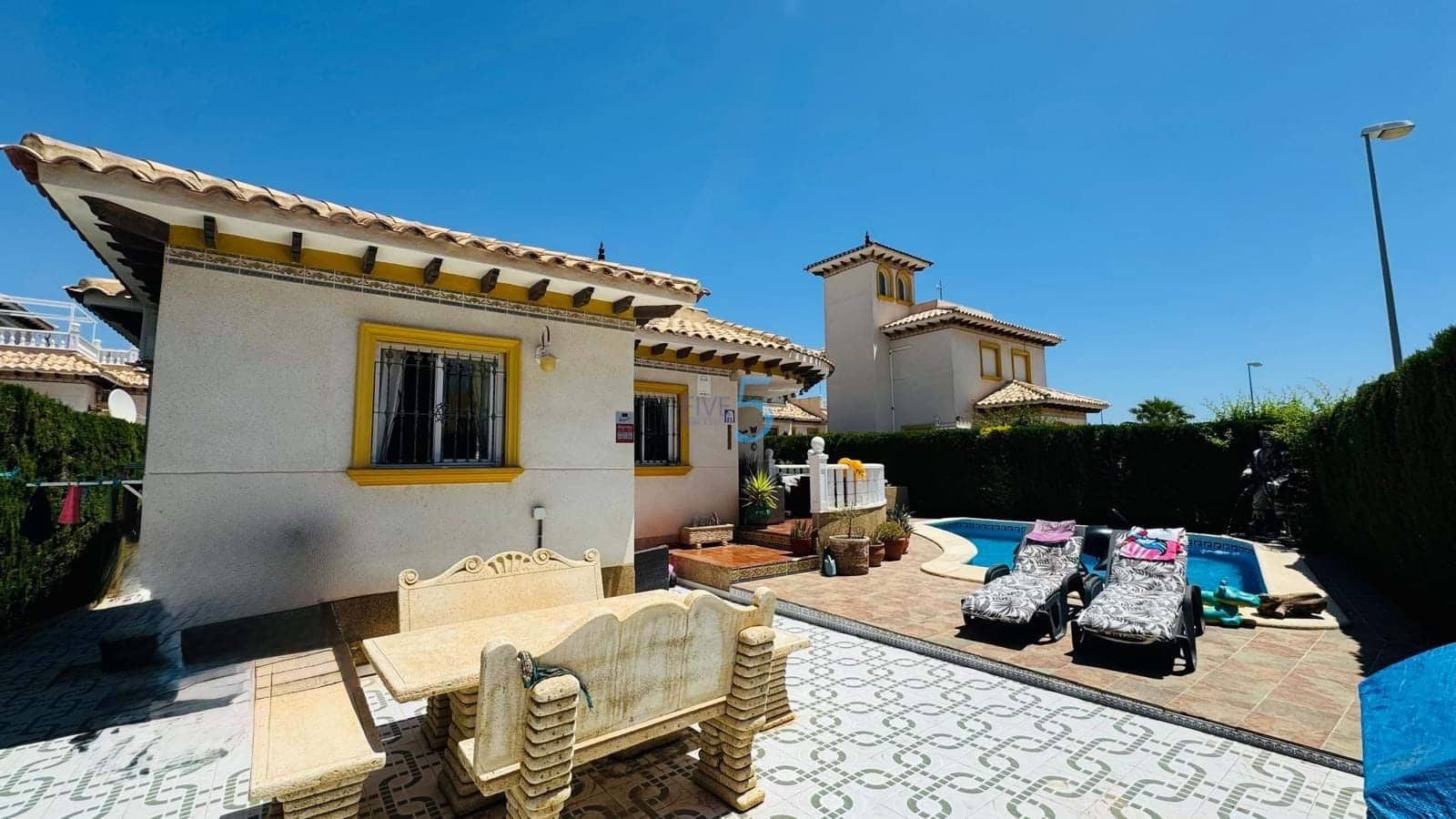 2 soverom Villa til salgs i Villamartin med svømmebasseng - € 399 950 (Ref: 9890991)