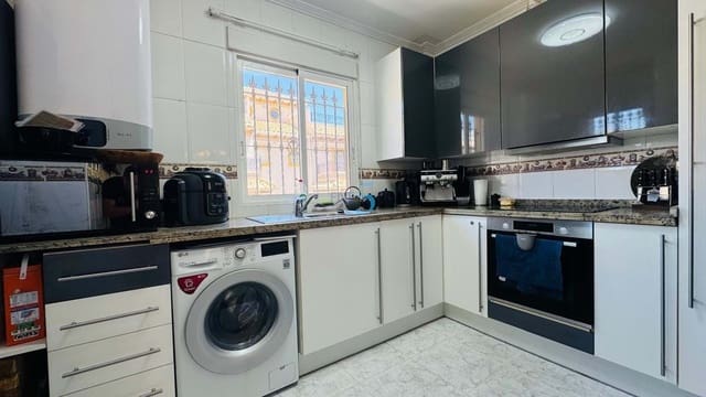 2 soverom Villa til salgs i Villamartin, Orihuela med svømmebasseng - € 399 950 (Ref: 9890991)