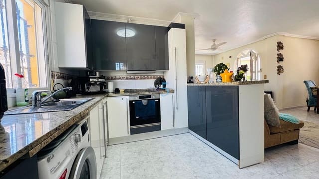 2 soverom Villa til salgs i Villamartin, Orihuela med svømmebasseng - € 399 950 (Ref: 9890991)