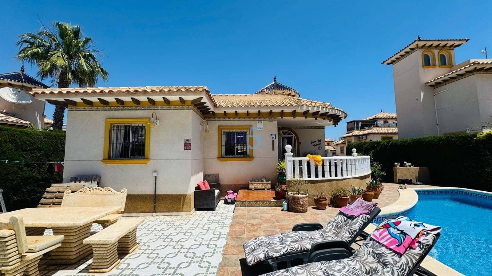 2 soverom Villa til salgs i Villamartin med svømmebasseng - € 399 950 (Ref: 9890991)