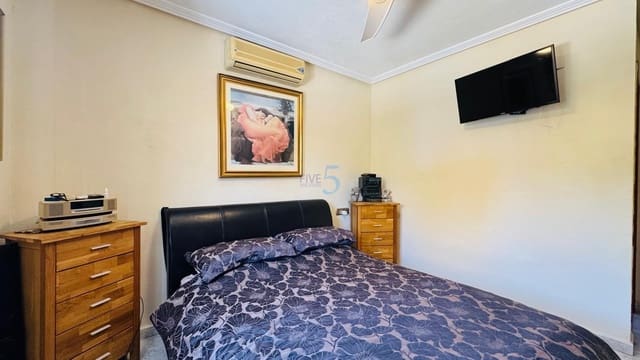 2 soverom Villa til salgs i Villamartin, Orihuela med svømmebasseng - € 399 950 (Ref: 9890991)
