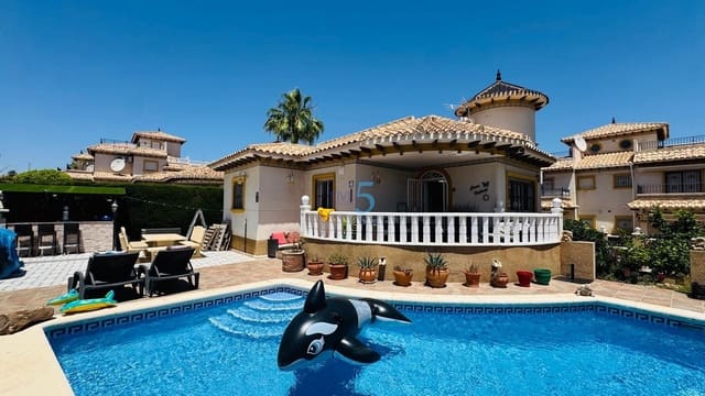2 soverom Villa til salgs i Villamartin, Orihuela med svømmebasseng - € 399 950 (Ref: 9890991)