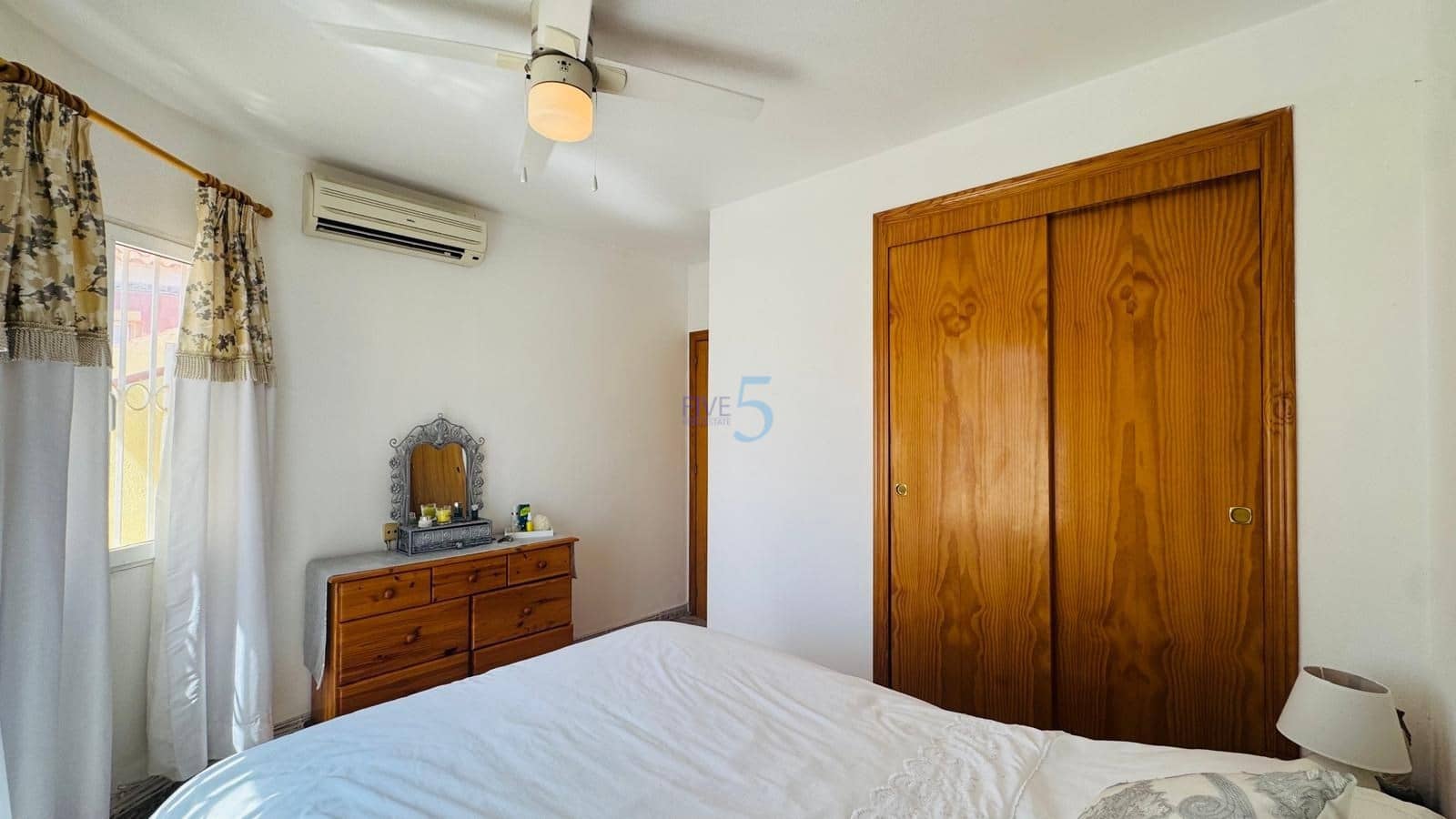 3 soveværelse Byhus til salg i Villamartin med swimmingpool garage - € 214.900 (Ref: 9890992)