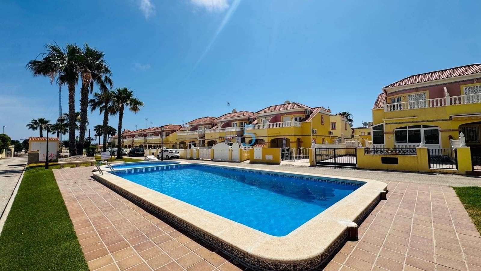 3 soveværelse Byhus til salg i Villamartin med swimmingpool garage - € 214.900 (Ref: 9890992)