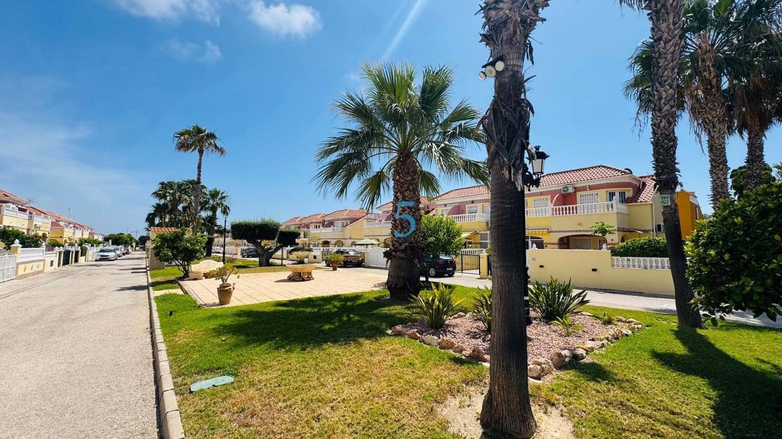 3 soveværelse Byhus til salg i Villamartin med swimmingpool garage - € 214.900 (Ref: 9890992)