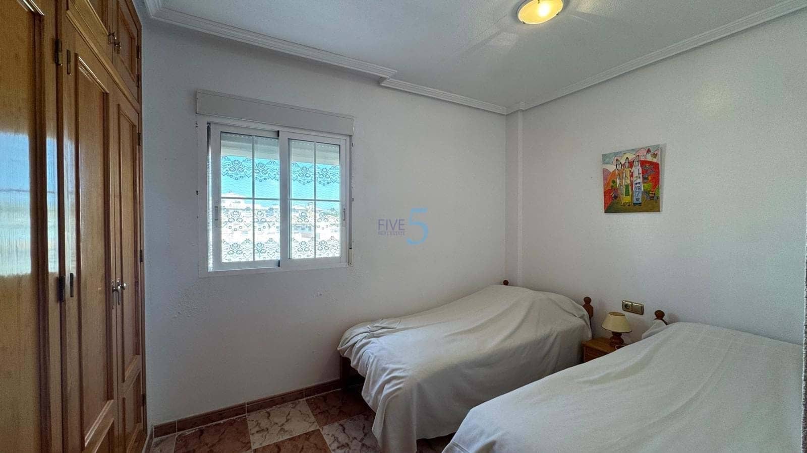 2 soveværelse Lejlighed til salg i Orihuela Costa med swimmingpool garage - € 135.000 (Ref: 9891255)