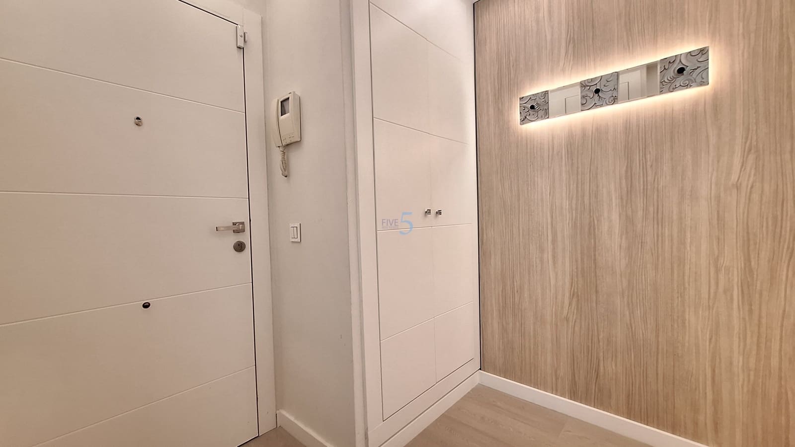 3 soveværelse Lejlighed til salg i Torrevieja med garage - € 235.000 (Ref: 9893099)