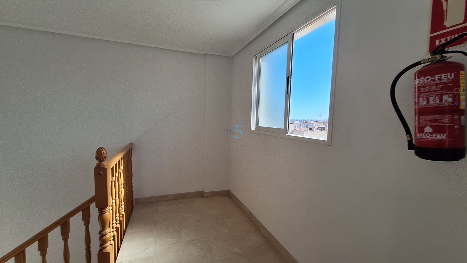 3 soveværelse Lejlighed til salg i Torrevieja med garage - € 235.000 (Ref: 9893099)