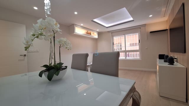 3 soveværelse Lejlighed til salg i Torrevieja med garage - € 235.000 (Ref: 9893099)