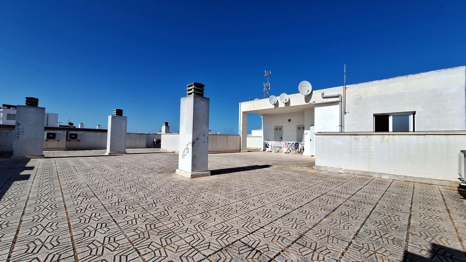 3 soveværelse Lejlighed til salg i Torrevieja med garage - € 235.000 (Ref: 9893099)