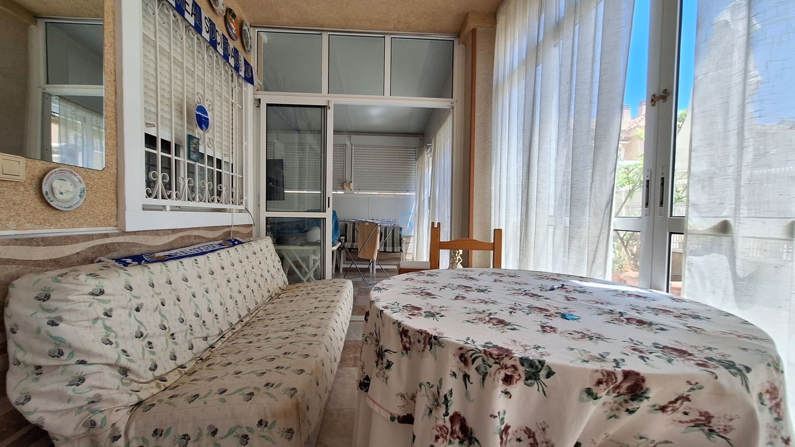 2 makuuhuone Huoneisto myytävänä paikassa Torrevieja mukana uima-altaan 
autotalli - 214 000 € (Ref: 9893100)