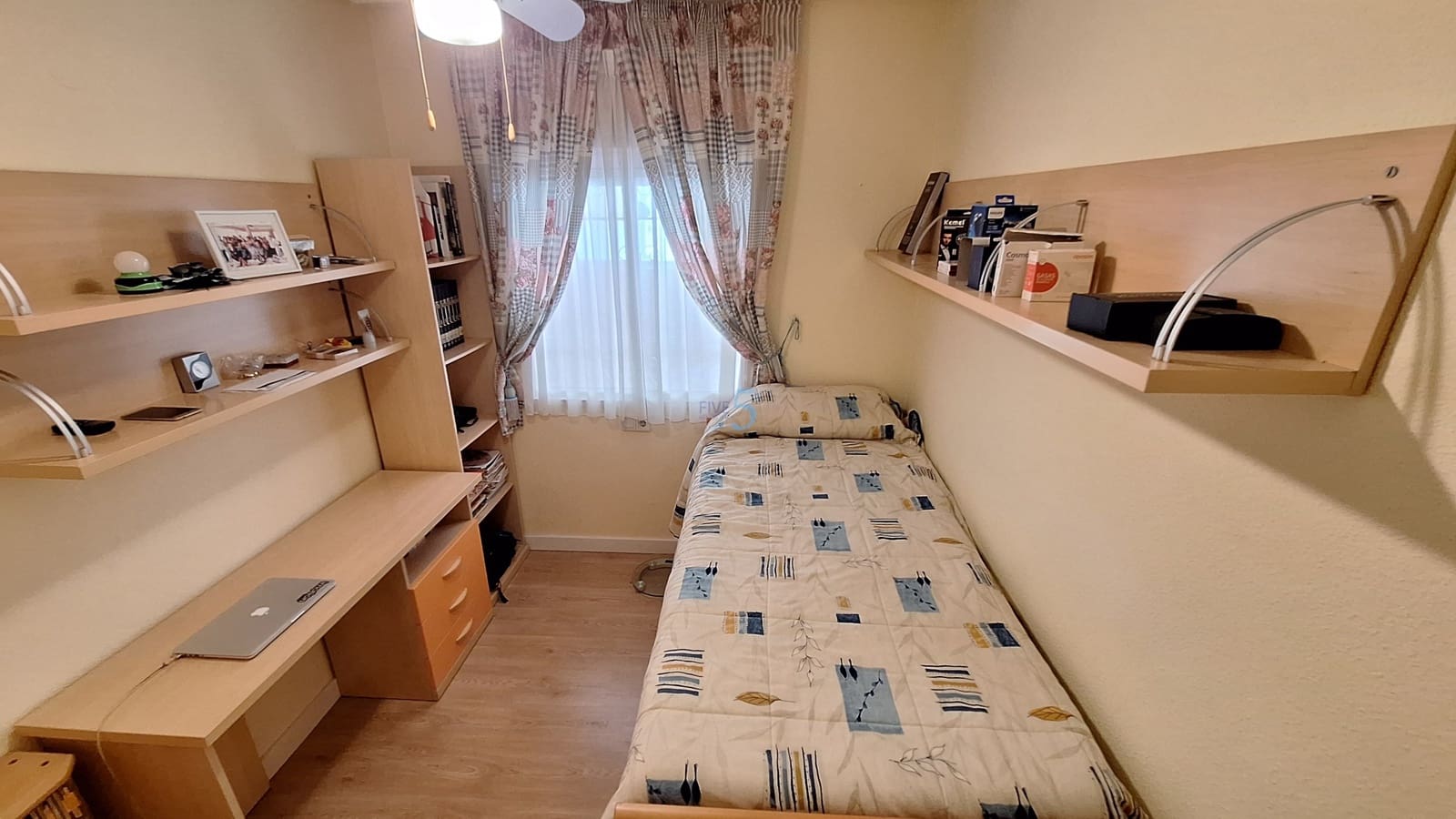 2 makuuhuone Huoneisto myytävänä paikassa Torrevieja mukana uima-altaan 
autotalli - 214 000 € (Ref: 9893100)