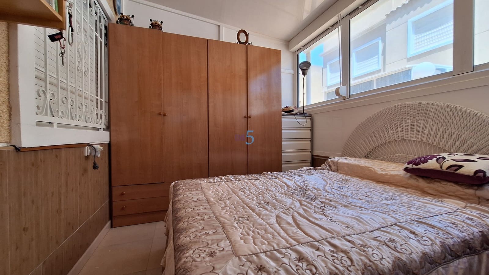 2 makuuhuone Huoneisto myytävänä paikassa Torrevieja mukana uima-altaan 
autotalli - 214 000 € (Ref: 9893100)