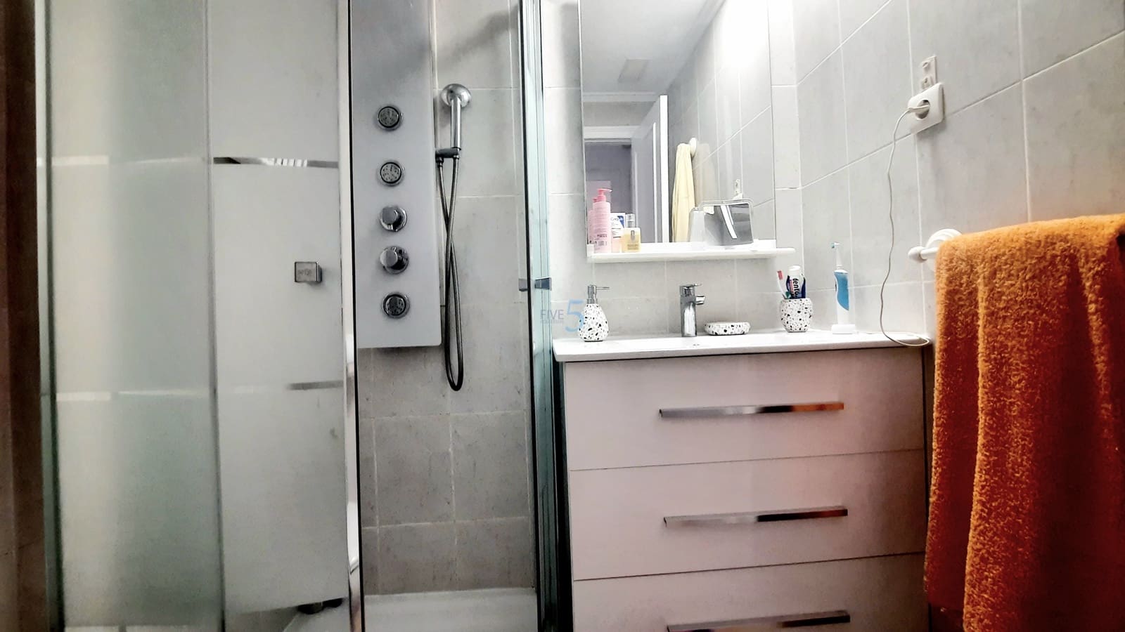 2 soveværelse Lejlighed til salg i Villamartin med swimmingpool - € 155.000 (Ref: 9893265)