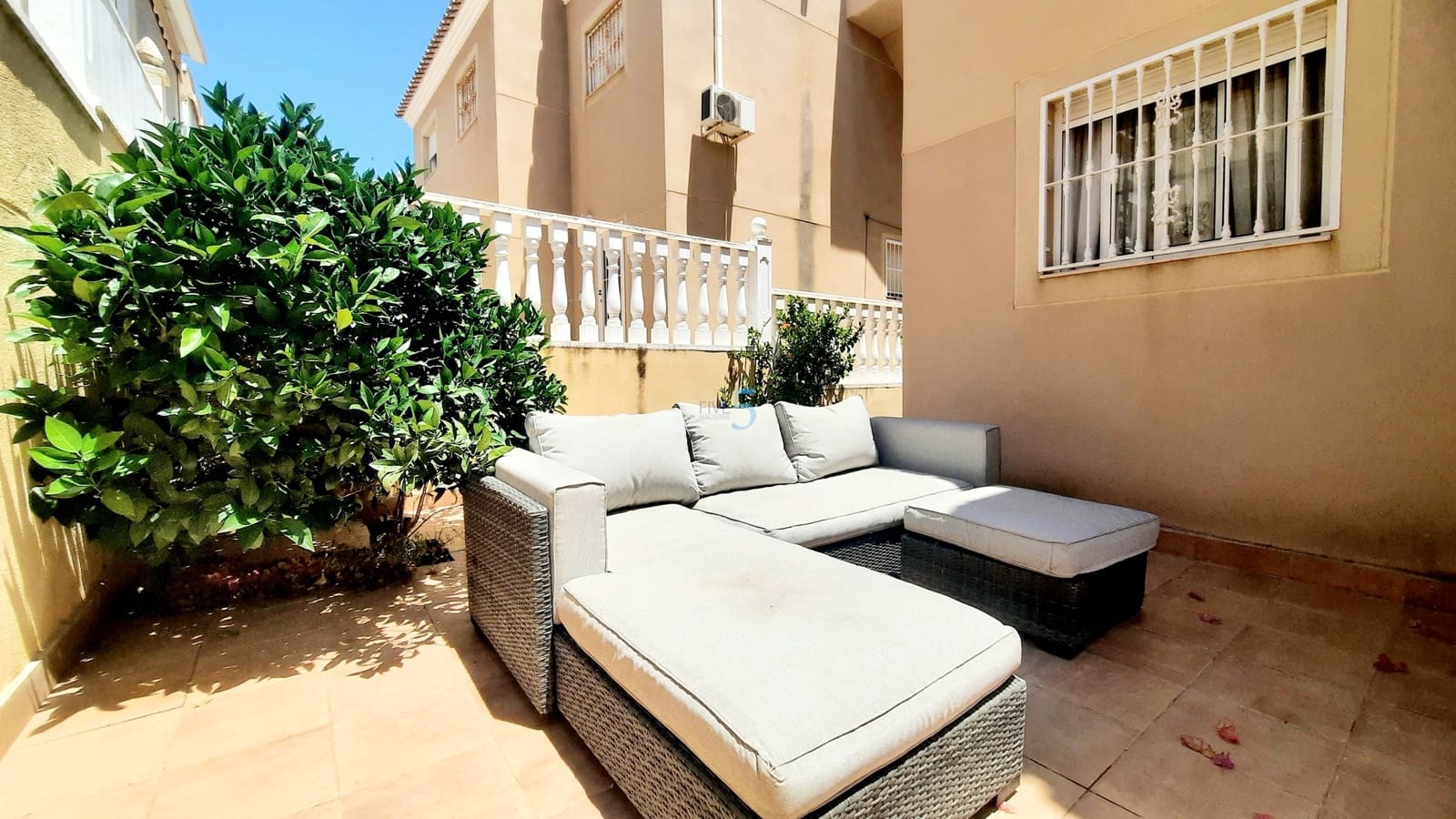 2 soveværelse Lejlighed til salg i Villamartin med swimmingpool - € 155.000 (Ref: 9893265)