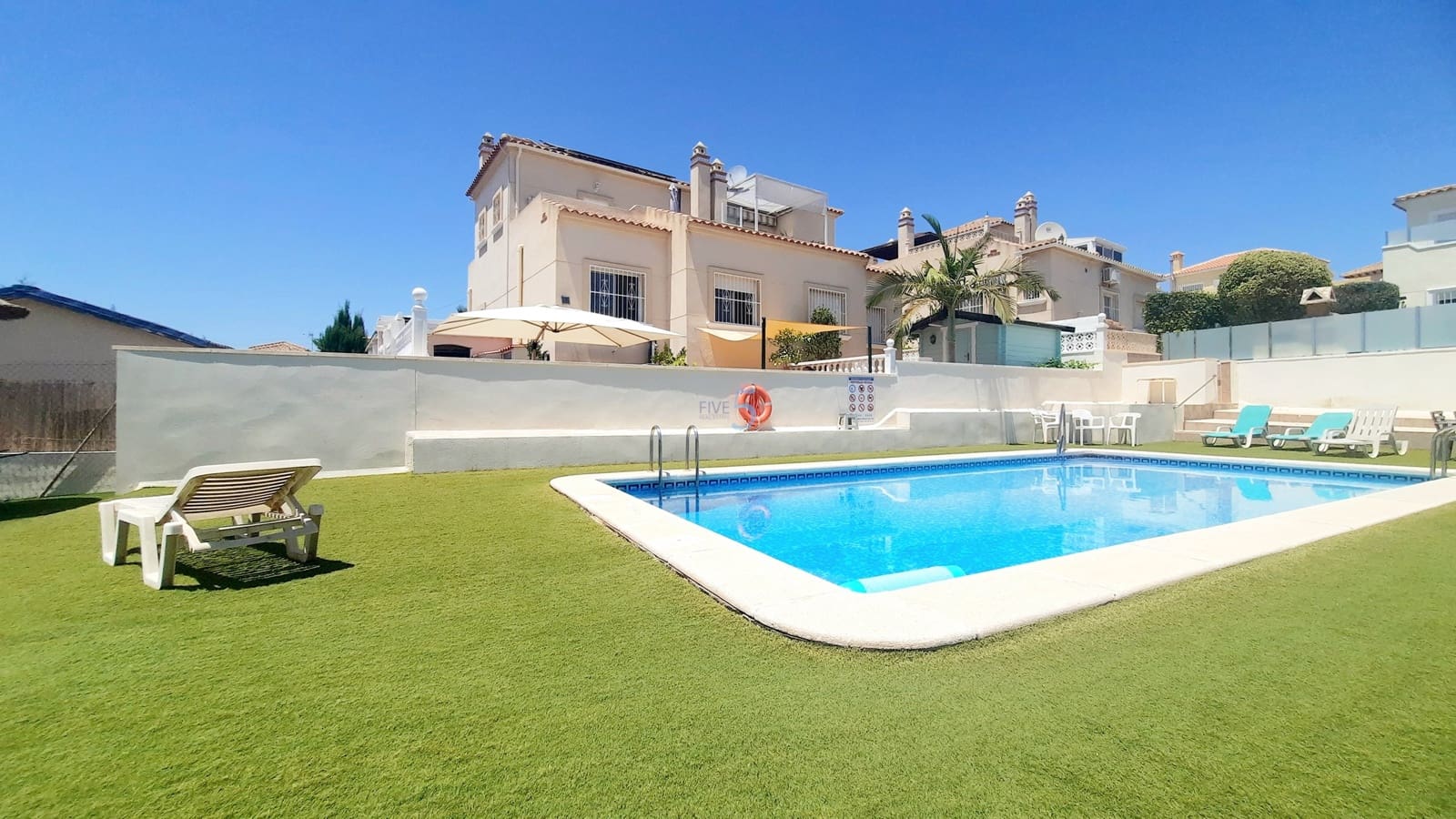 2 soveværelse Lejlighed til salg i Villamartin med swimmingpool - € 155.000 (Ref: 9893265)