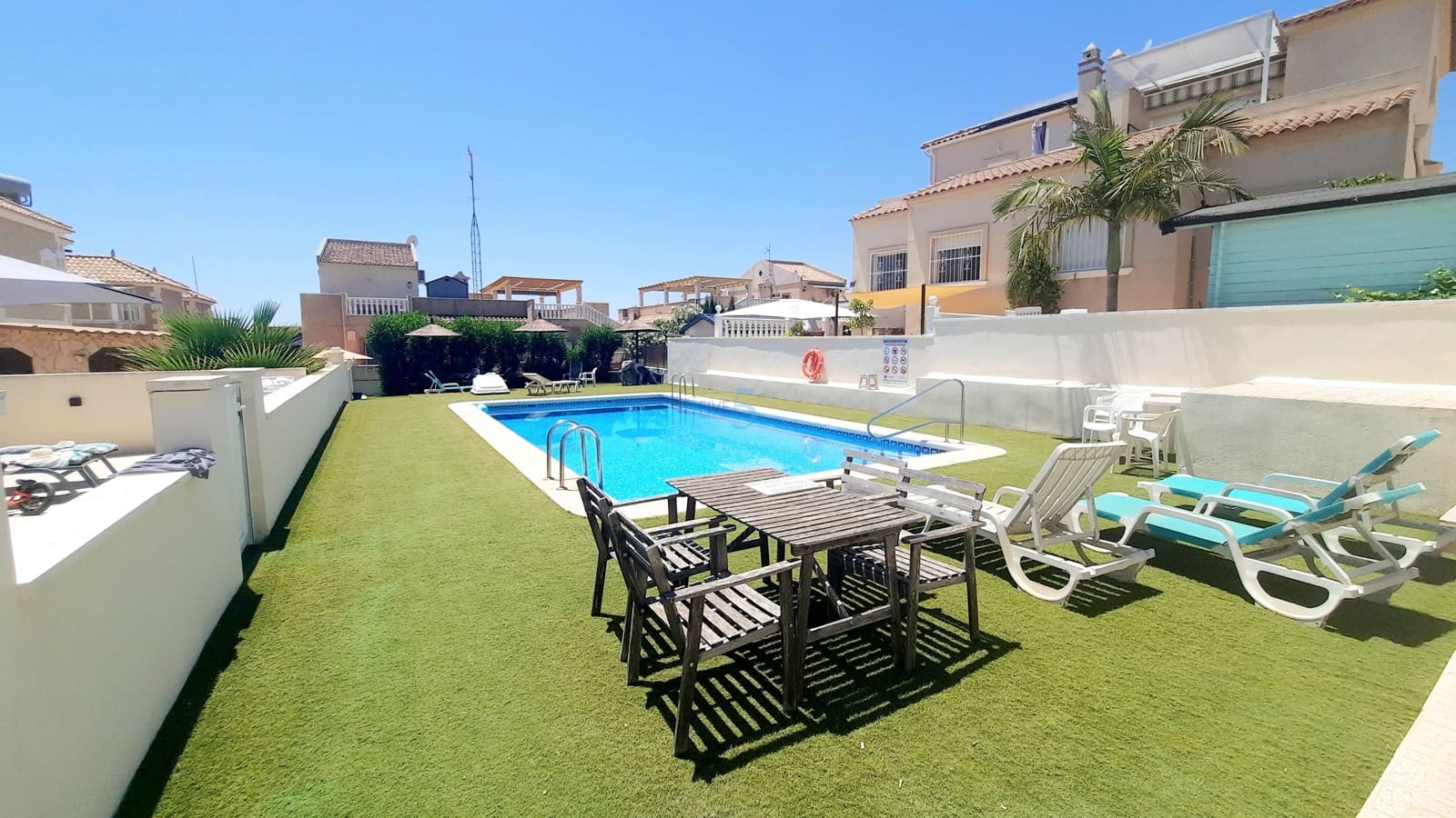 2 soveværelse Lejlighed til salg i Villamartin med swimmingpool - € 155.000 (Ref: 9893265)