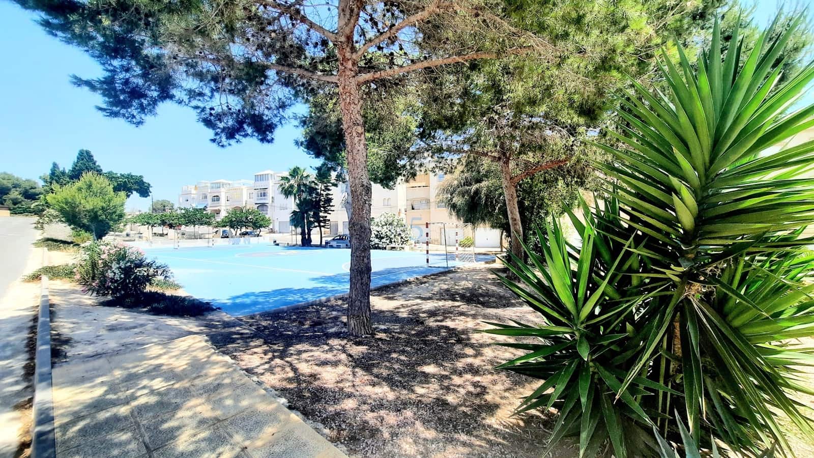 2 soveværelse Lejlighed til salg i Villamartin med swimmingpool - € 155.000 (Ref: 9893265)