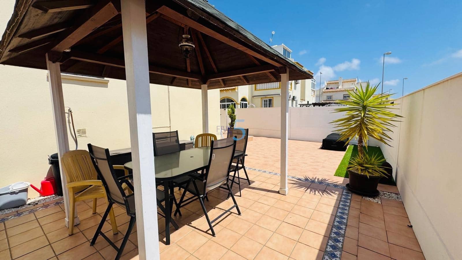 2 Zimmer Haus zu verkaufen in Playa Flamenca mit Pool - 220.000 € (Ref: 9894963)
